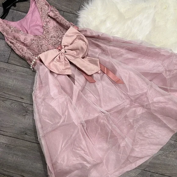 Girls Formal Dress - Picture 3 of 5